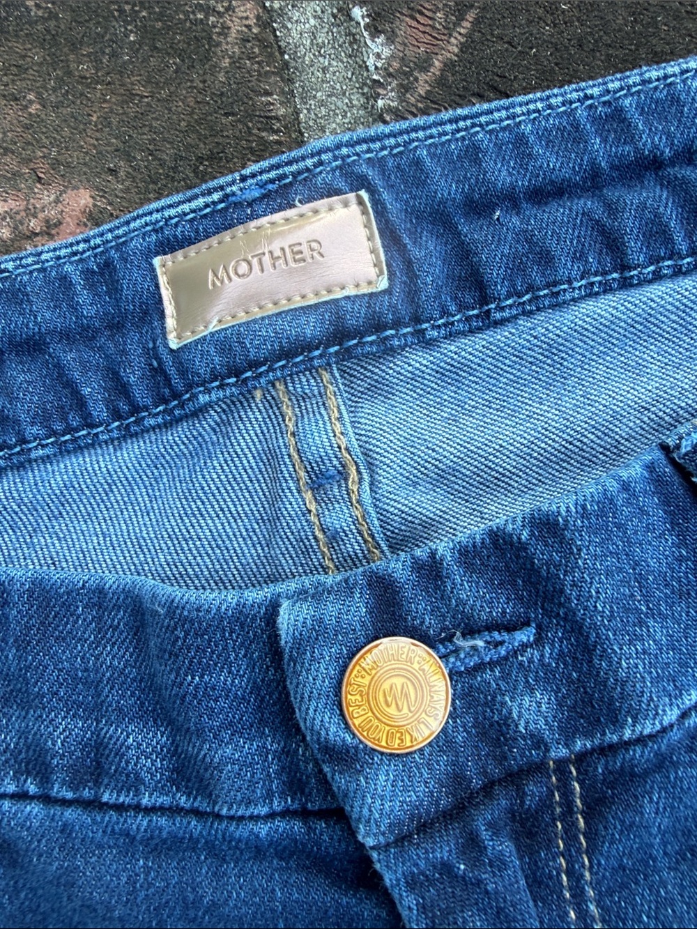 Mother "The Looker" dark wash blue jeans size 30 - Picture 4 of 8